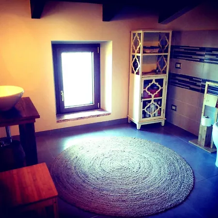 Mansarda Con Splendida Vista * مونكالفو